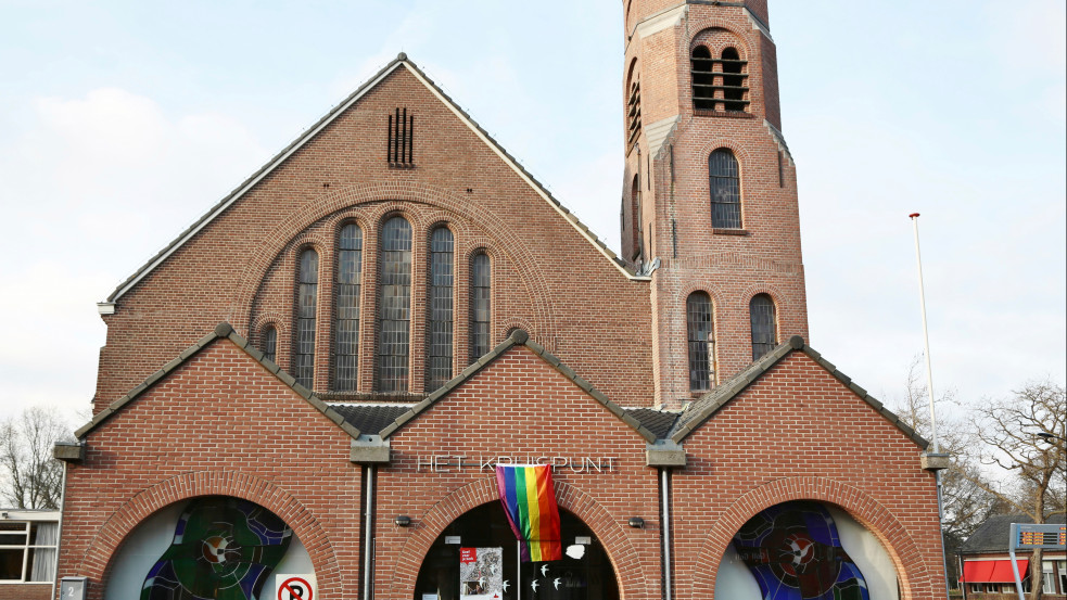 Bibliához ragaszkodva: számos holland egyházi iskola továbbra is elítéli a homoszexualitást