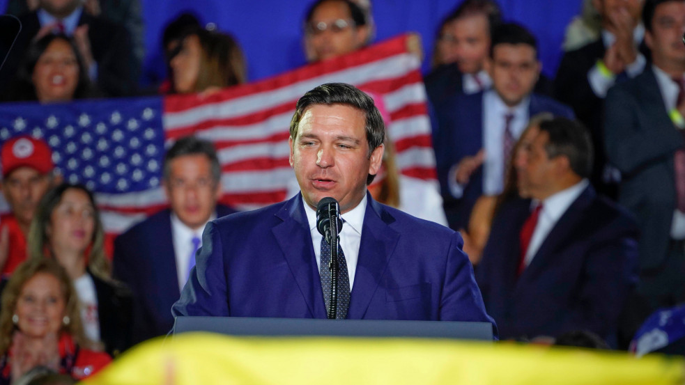 „Nem hódolunk be a woke csőcseléknek” – Hatalmas fölénnyel győzött Florida republikánus kormányzója