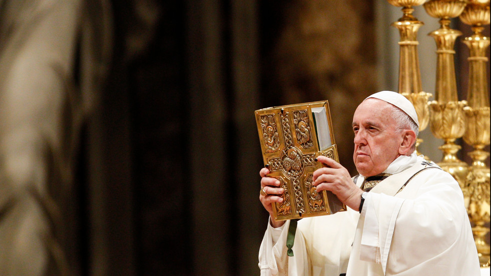 Ferenc pápa: lenne módja annak, hogy áldást kapjanak az azonos nemű párok is
