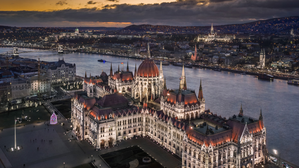 Bejelentették: április 3-án lesz a választás és a gyermekvédelmi népszavazás