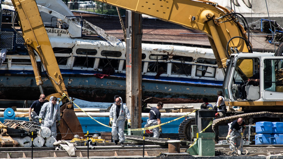 Vádat emeltek a kapitány ellen, aki bár látta a Hableány tragédiáját, nem állt meg segíteni a fuldokolóknak 