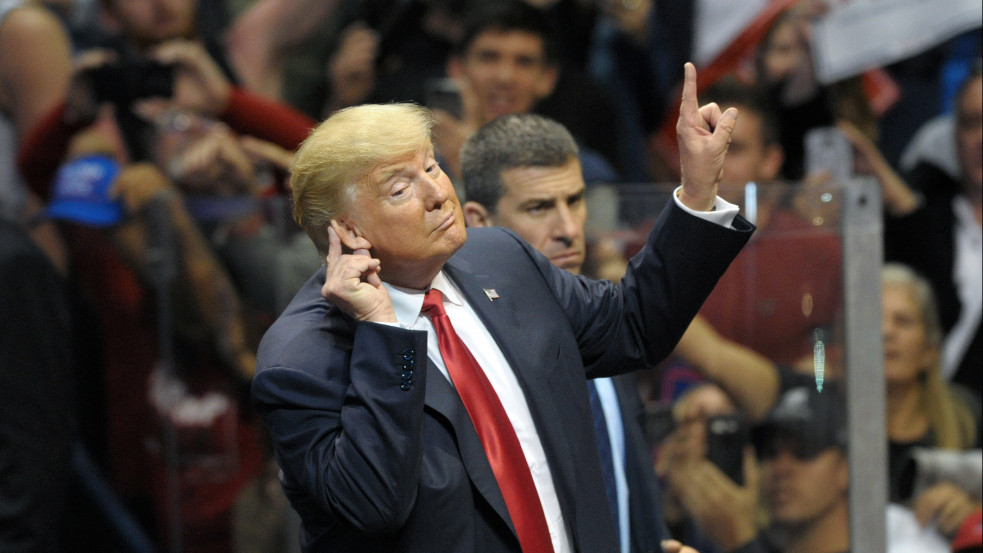 Újabb internetes közösségi hálózatot indít el Trump