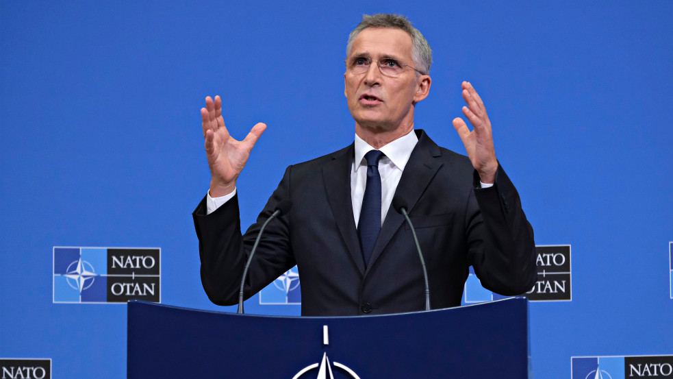 NATO-főtitkár: lehetséges, hogy Oroszország vegyi fegyvereket készül bevetni