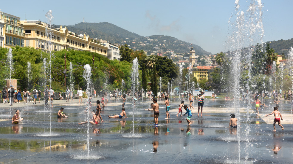 Óriáscégek szólították fel a lakosságot: változtassanak a viselkedésükön, és haladéktalanul csökkentsék a fogyasztást