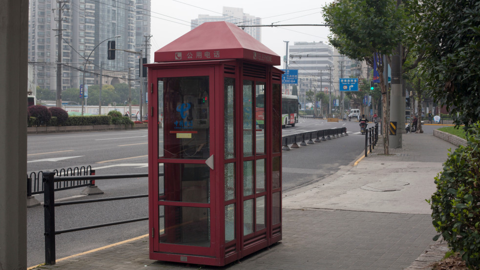 Egy hónapon át telefonfülkében élte mindennapjait egy nő Sanghajban