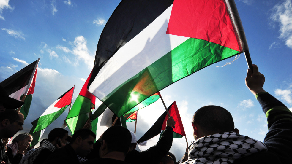 Felfüggeszti a palesztinoknak nyújtott anyagi támogatást Ausztria és Németország