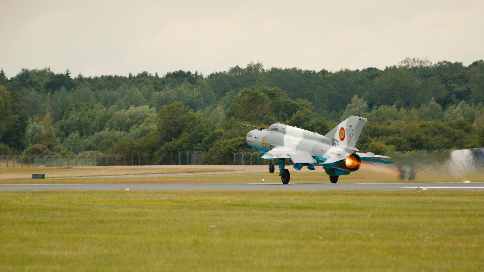 Lezuhant a Fekete-tengernél egy román vadászgép, majd a keresésére küldött helikopter is