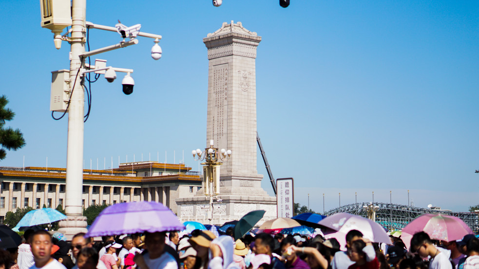Kínában mostantól rengeteget fizetnek annak, aki önként jelent az állambiztonságnak