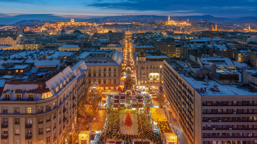 Nem lesz karácsonyi díszkivilágítás idén Budapesten - mutatjuk mennyit spórolunk ezzel