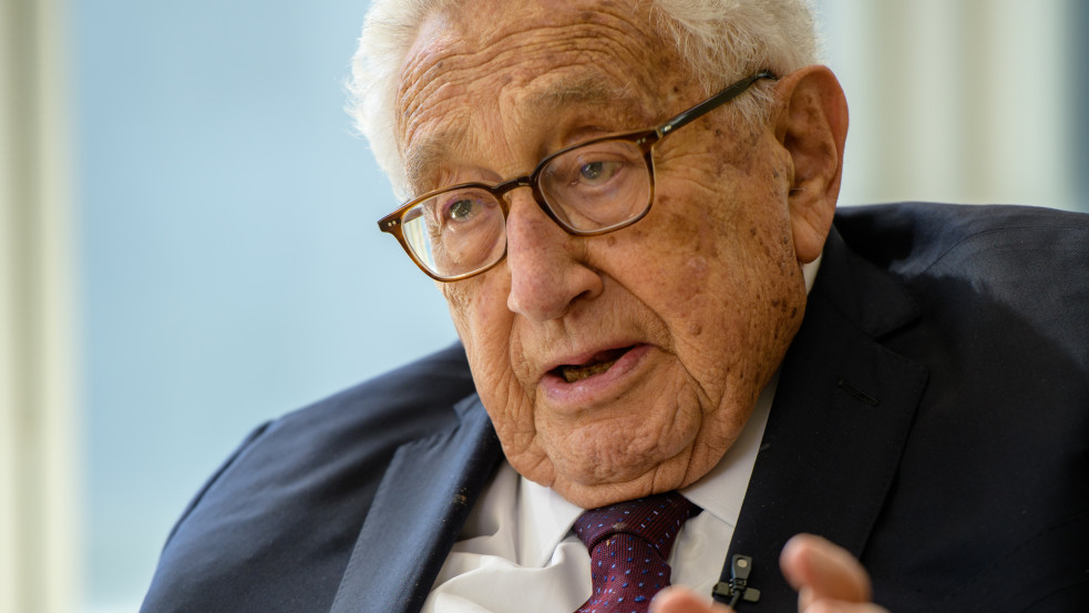 Kissinger: Ukrajnának területet kellene átengednie Oroszországnak