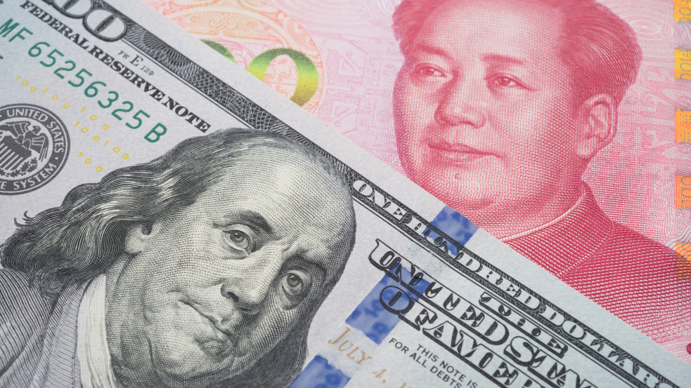 Brit elemzők: marad a dollár a világ valutája, hiába a kínai jüan terjeszkedése