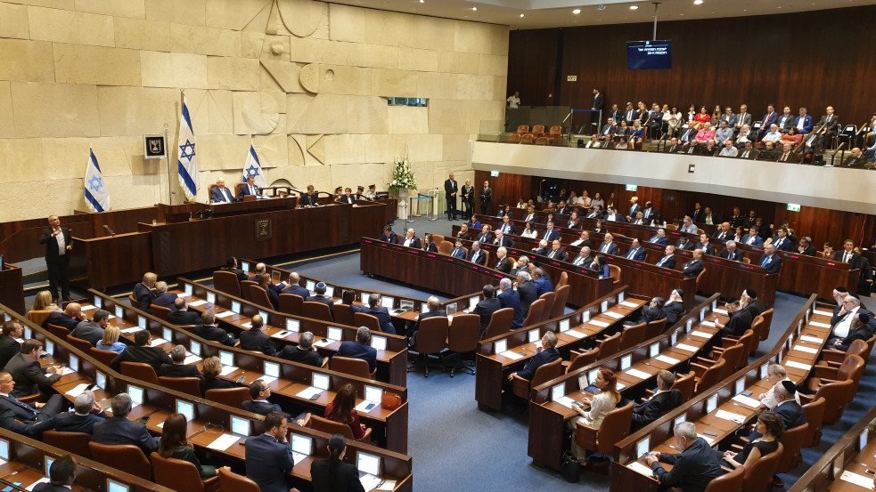 Az izraeli parlament megszavazta a Netanjahu elmozdítását megnehezítő törvényt