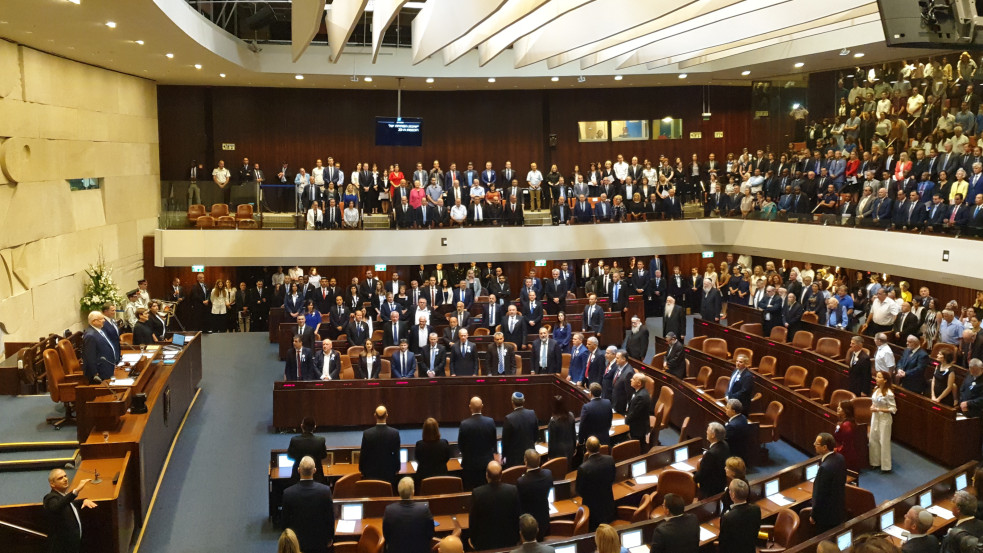 Izrael alkotmánya a Tóra tanulását a zsidó állam alapértékének minősítette