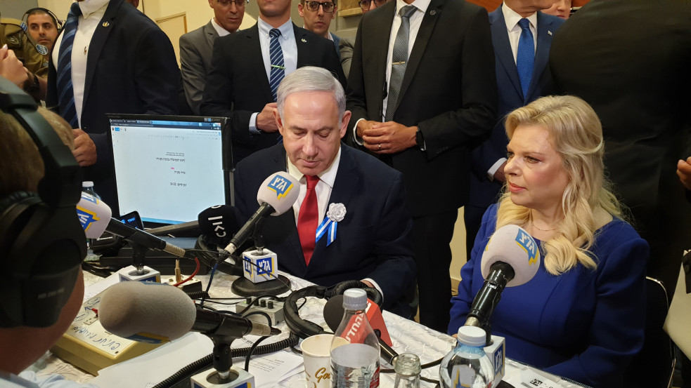 Netanjahu és felesége is imádkozik Trumpért