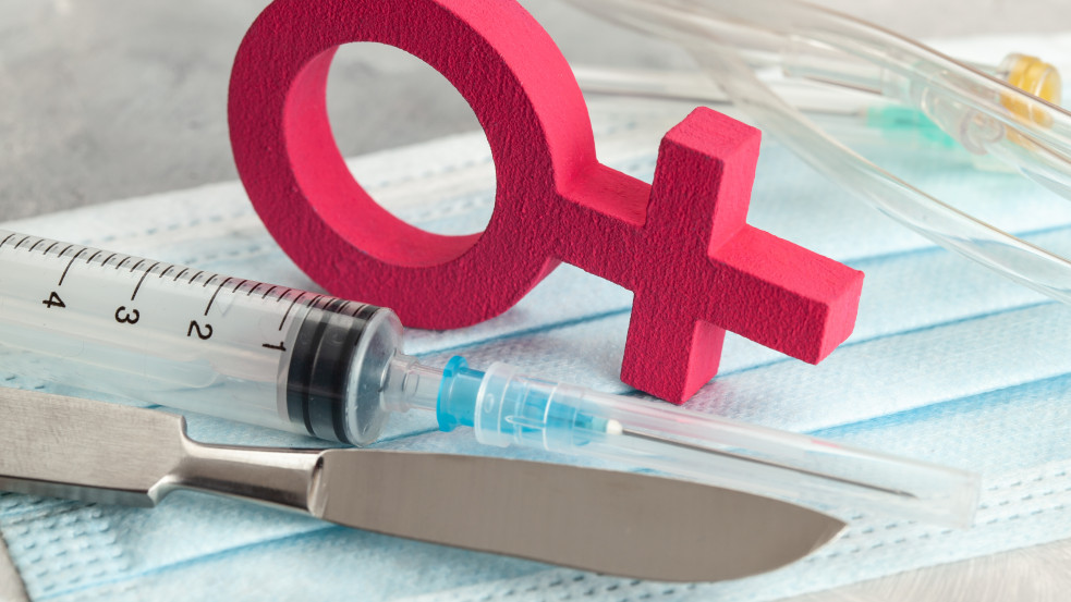 "Megálljt kell parancsolni a nemátalakító műtétek őrületének!"