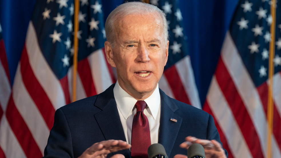 „Az amerikai bankrendszer biztonságos” – nyugtatta Biden az amerikaiakat a történelmi bankcsőd után