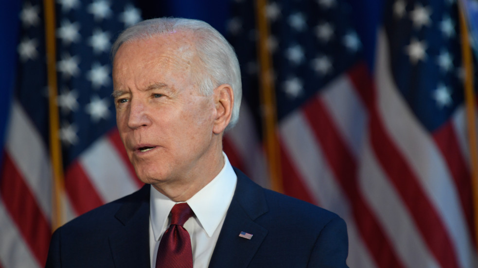 Három ember meghalt egy iowai lövöldözésben, Biden szigorítana a fegyvertartás feltételein