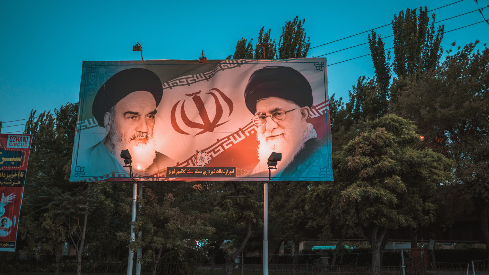 Irán fenyegetőzik, Szergej Lavrov ma Teheránba látogat