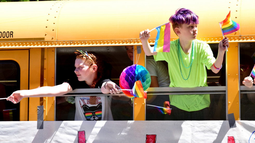 Kitörölnék a "lány" és "fiú" szavakat a szexuális oktatásból Walesben