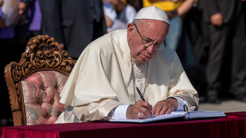Szigorítás: Ferenc pápa a világi vezetőkre is kiterjeszti a szexuális visszaélések miatti szankciókat