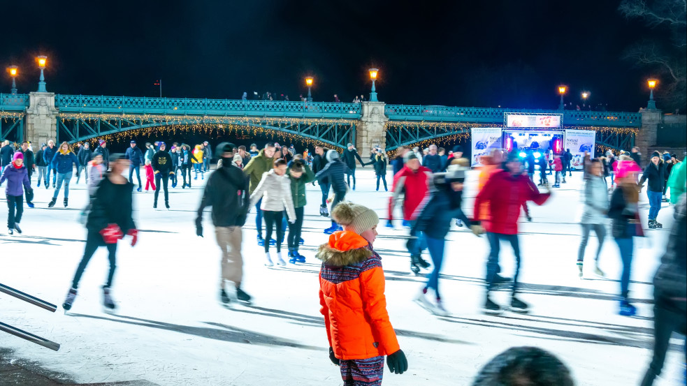Péntektől újra korcsolyázhatunk a Városligeti Műjégpályán