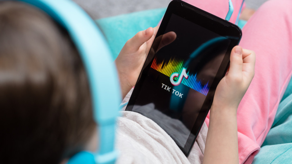 "Fiatal mód" a kínai Tiktokon: a 14 év alattiak mostantól csupán napi 40 percet használhatják az appot