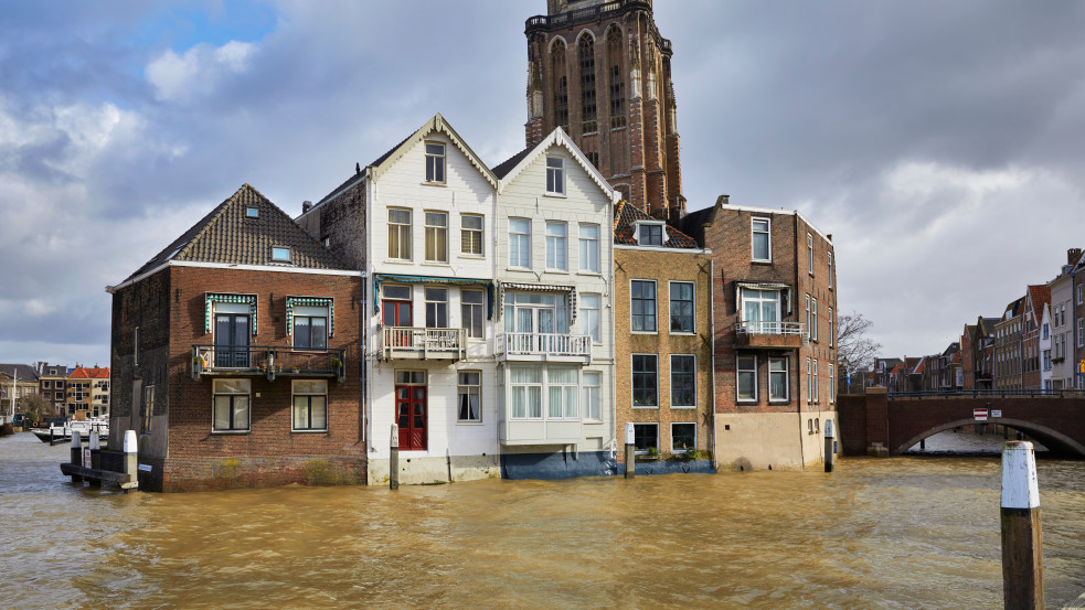 Egyre súlyosabb a katasztrófa Belgiumban is: összeomló házak, ihatatlan víz, legalább 23-an meghaltak - drámai felvételek