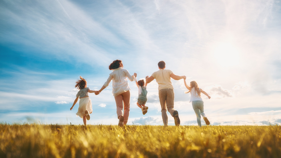 "A család védelme – a biblikus családkép" címmel szervez konferenciát az Evangelikál Csoport