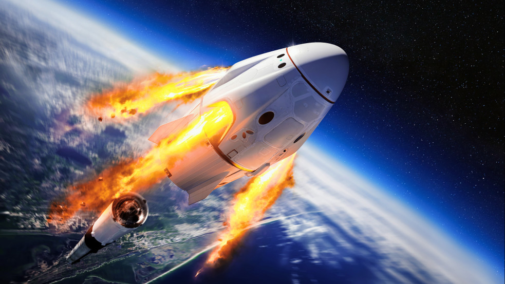 Történelmet írt a SpaceX: sikeresen Föld körüli pályára állt az első űrturista járat - videó