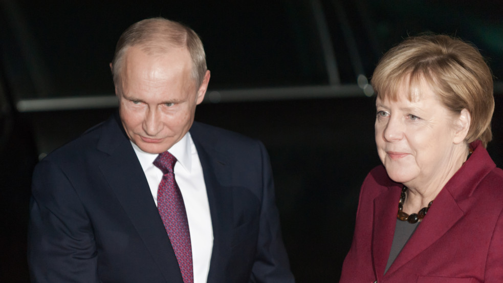 Merkel szerint a katonai elrettentés az egyetlen nyelv, amelyet Putyin megért