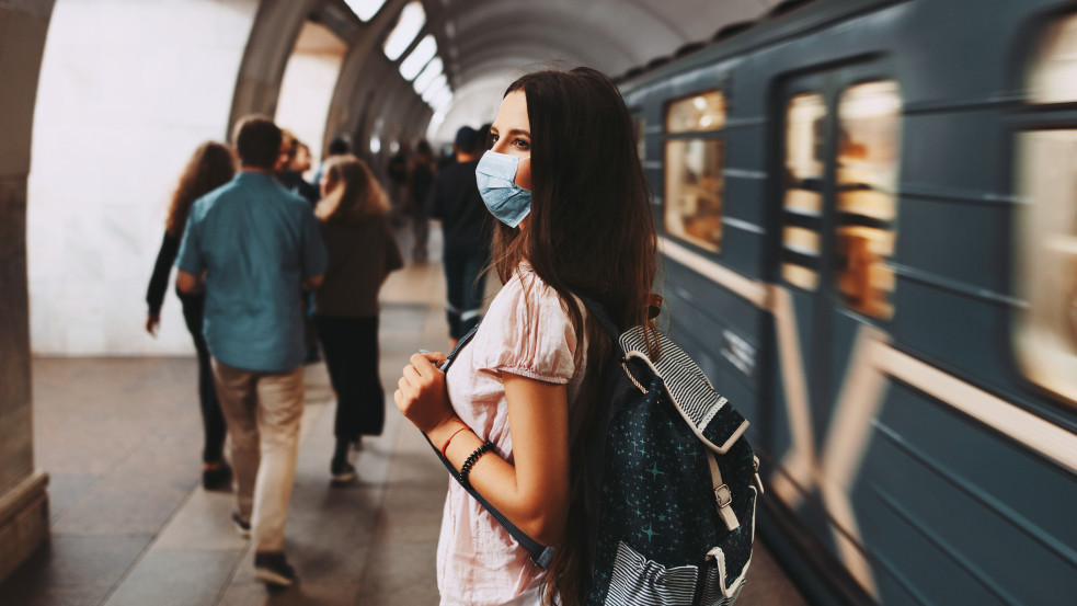 Azt hitték, jó ötlet Covid-pánikot kirobbantani a moszkvai metróban - két és fél év börtön lett a jutalmuk