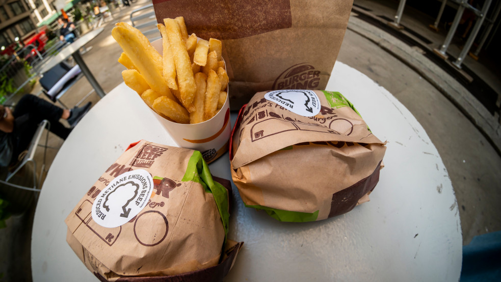 Amikor hiába rendelsz hamburgert a Mekiben, mert elfogyott a karbonkereted