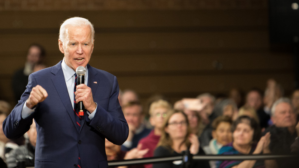 Biden üzent Iránnak: „Ne aggódjanak, felszabadítjuk az országot”