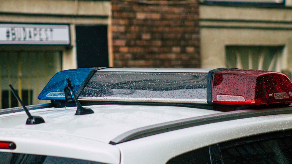 Rendőrnő segített drogot árulni egy ismerősének