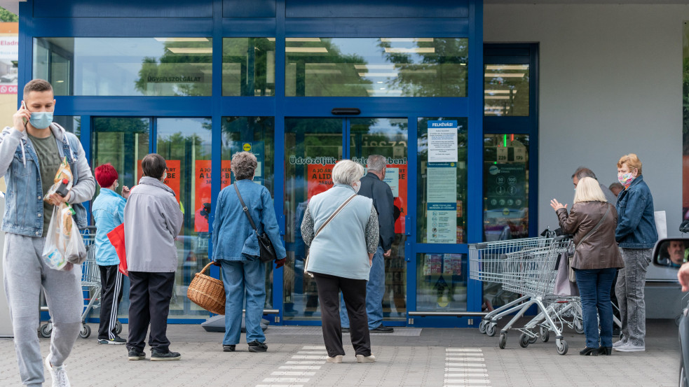 Itt a rég várt bejelentés: Magyarországon is enyhül a járvány
