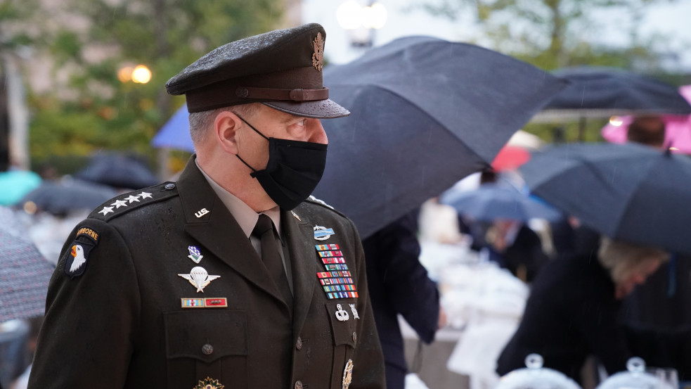 Ilyen nem volt a háború kezdete óta: telefonon tárgyalt az orosz és az amerikai vezérkari főnök