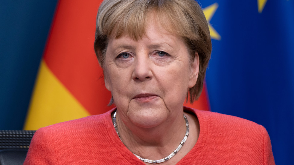 „Tönkreteheti Európát” - Merkel nekiesett Merznek a migráció kérdésében