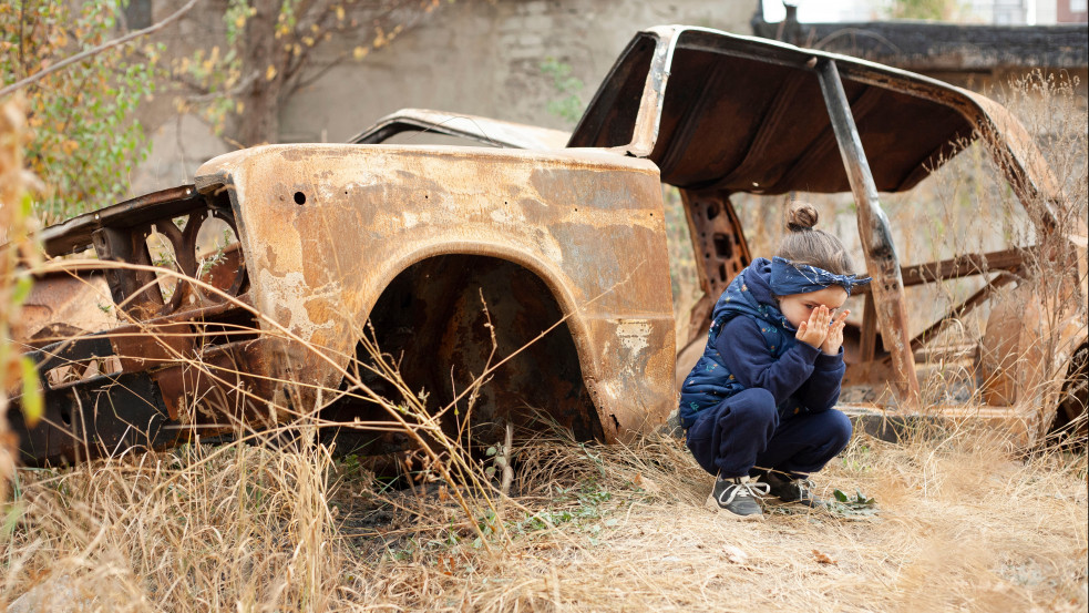 Katonai beavatkozást kérnek Putyintól a szakadárok: gyerekeket érő ukrán erőszakra panaszkodnak