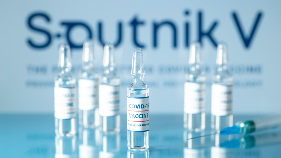 Orosz kutatók: több mint 90 százalékos vakcináink hatékonysága a delta variánssal szemben