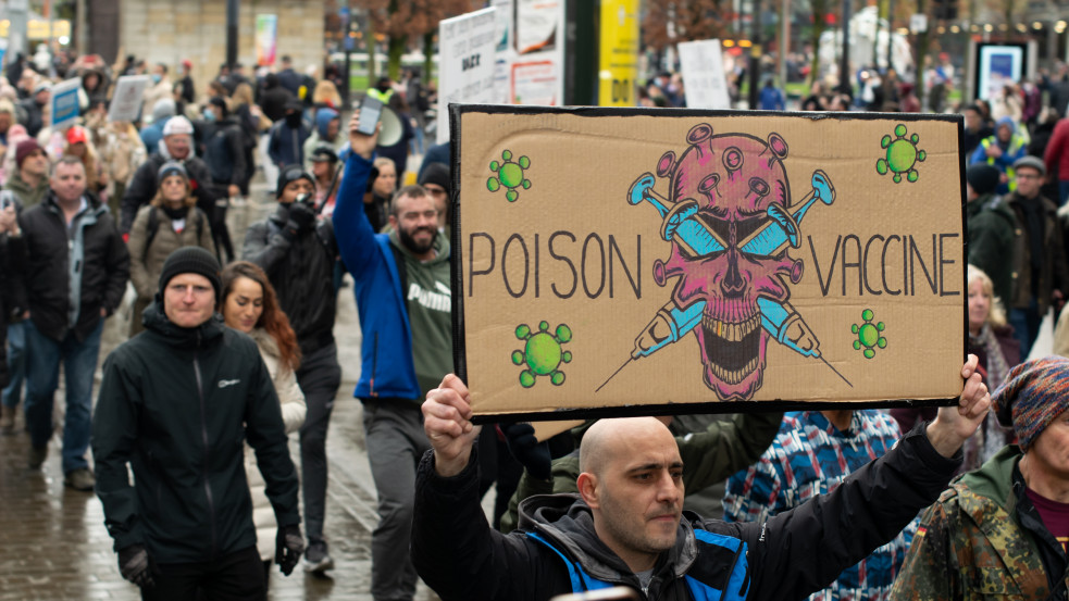 Radikális oltásellenesség: megpróbáltak felgyújtani egy oltóközpontot Németországban