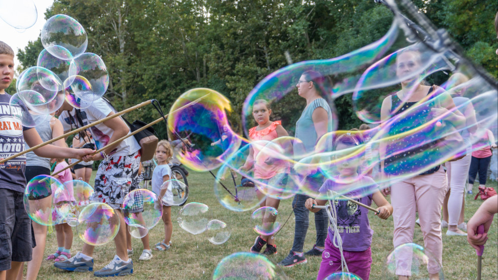 Hivatalos: öt helyett csak négy kérdés lesz a gyermekvédelmi népszavazáson