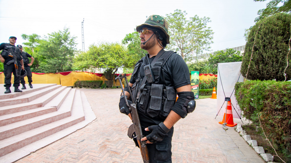 Dráma: Agyonlőttek egy istentiszteletről hazainduló papot Pakisztánban