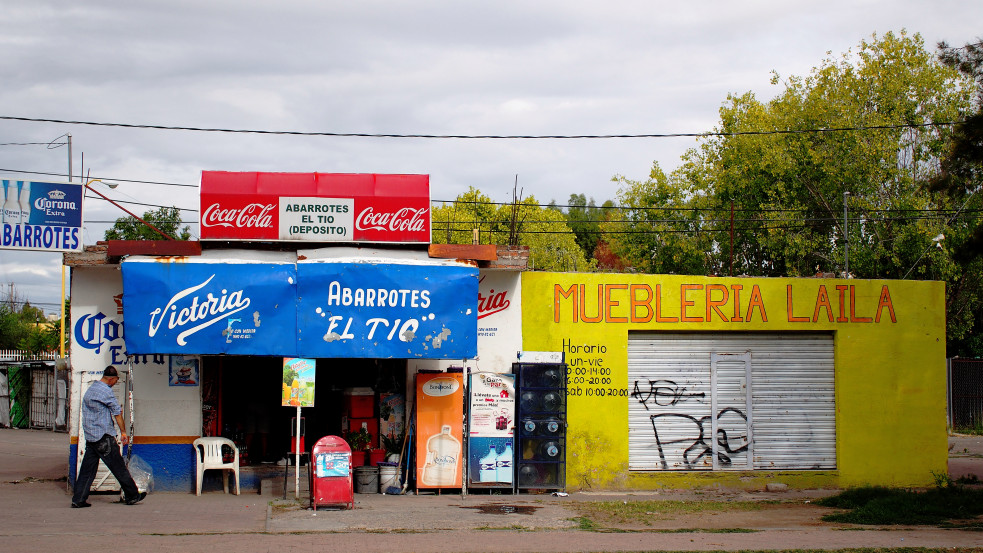 Az emberi jogokért rendszeresen kardoskodó italgyártók elszívják az ivóvizet az emberek elől 