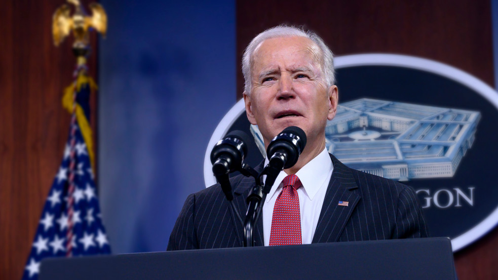 13 fős "feketelistát" fogadott el Moszkva: az első helyen az amerikai elnök szerepel