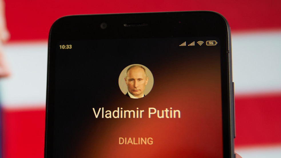 Reménykeltő telefonos egyeztetés: Macron felhívta Putyint, aki készségesnek bizonyult