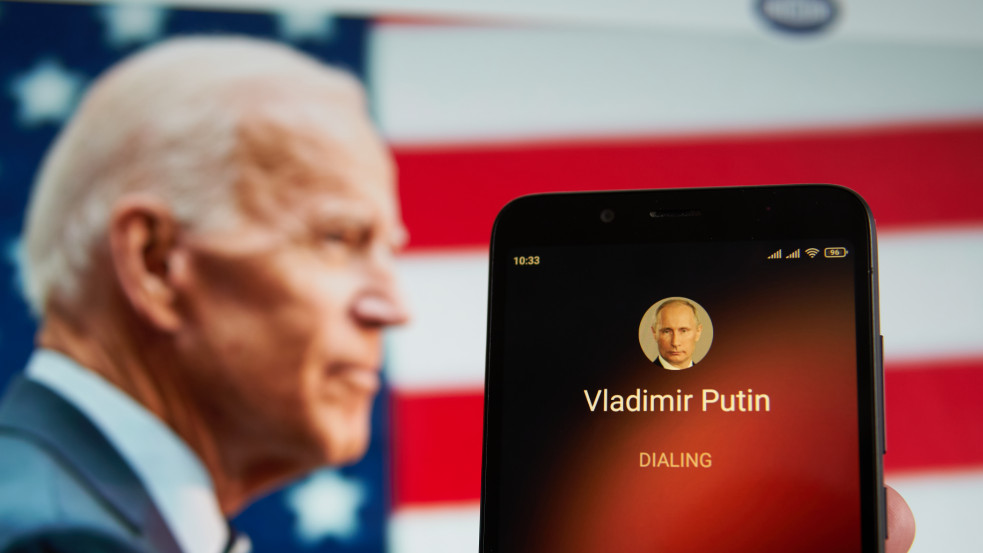 Biden nagy szenvedéssel és Oroszország megrendítésével fenyegette meg Putyint