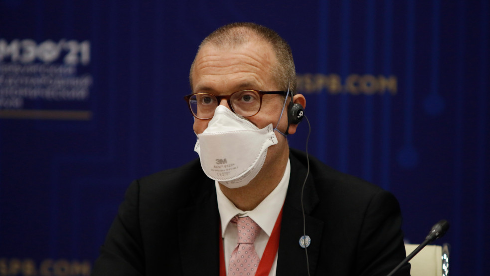 Már tavaszra véget vethet a járványnak az omikron Európában - állítja a WHO európai igazgatója