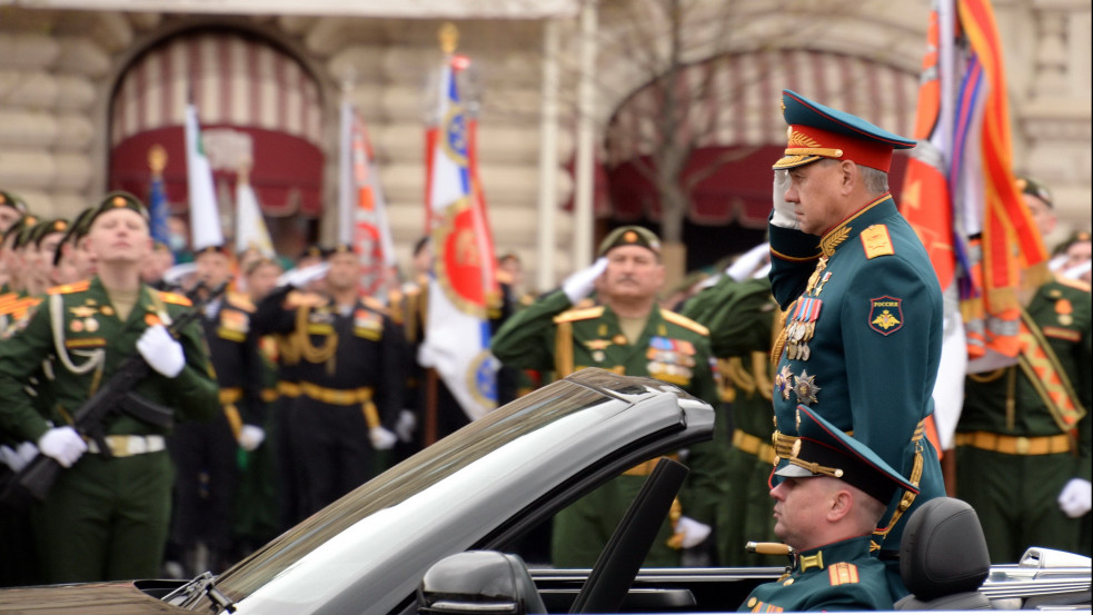 Orosz védelmi miniszter: Oroszország háborúban áll a kollektív Nyugattal