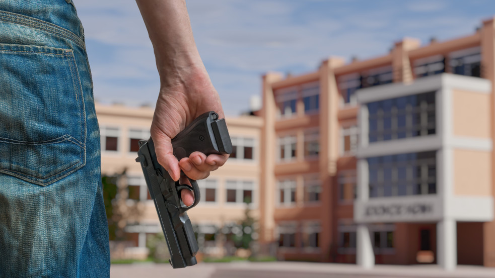 (18+) 9 embert lőtt agyon egy nő az egyik kanadai középiskolában – sok a sebesült