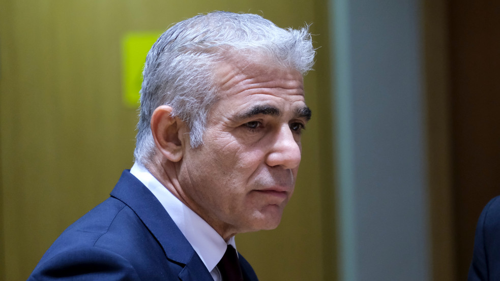 Lapid leszögezte Macronnak: Hiába állapodnak meg Iránnal, az nem köti Izraelt